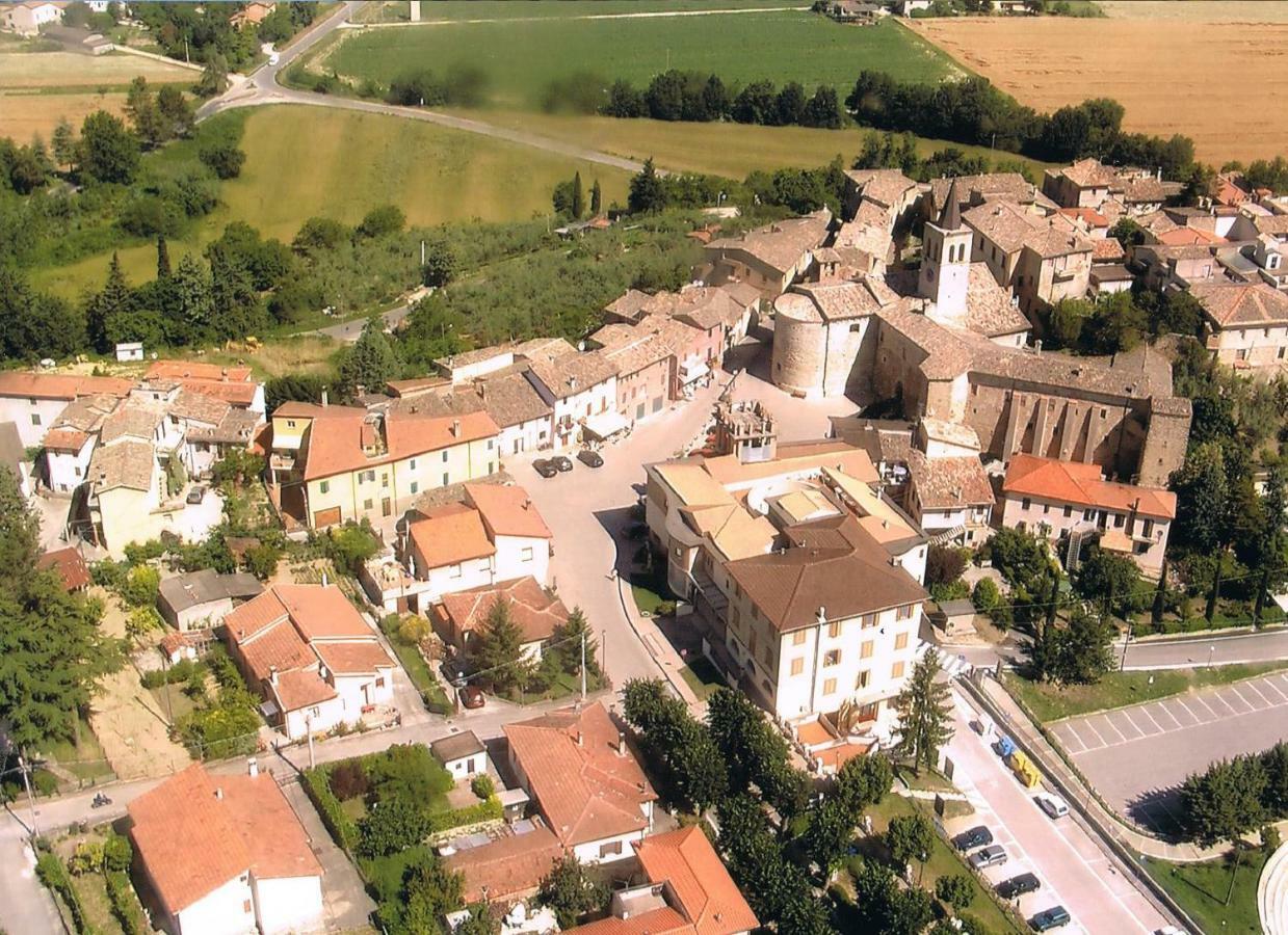 Angolo Del Gelsomino Castel Ritaldi Exterior foto